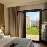 Elia Luxury House