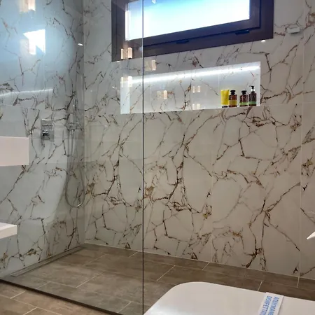 Elia Luxury House