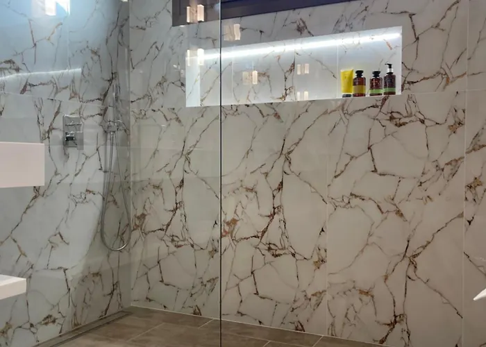 Elia Luxury House