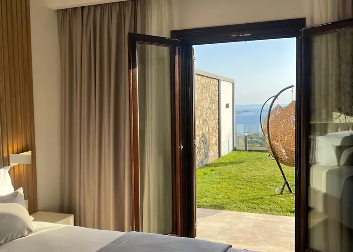 Elia Luxury House
