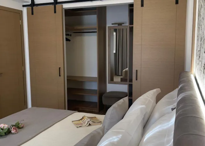 Elia Luxury House